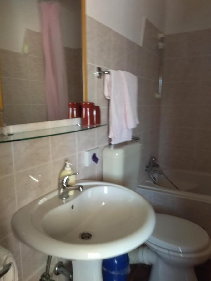 Apartment Tuja Jadrtovac ภายนอก รูปภาพ